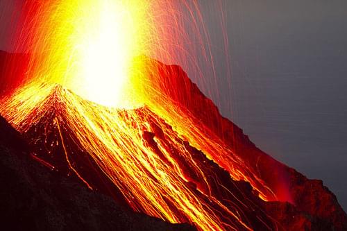 Italian volcanoes, volcanoes in italy, volcanic activity italy, mount etna, mount vesuvius, stromboli